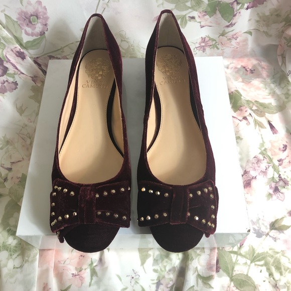 Vince Camuto Velvet Pumps - Picture 2 of 8